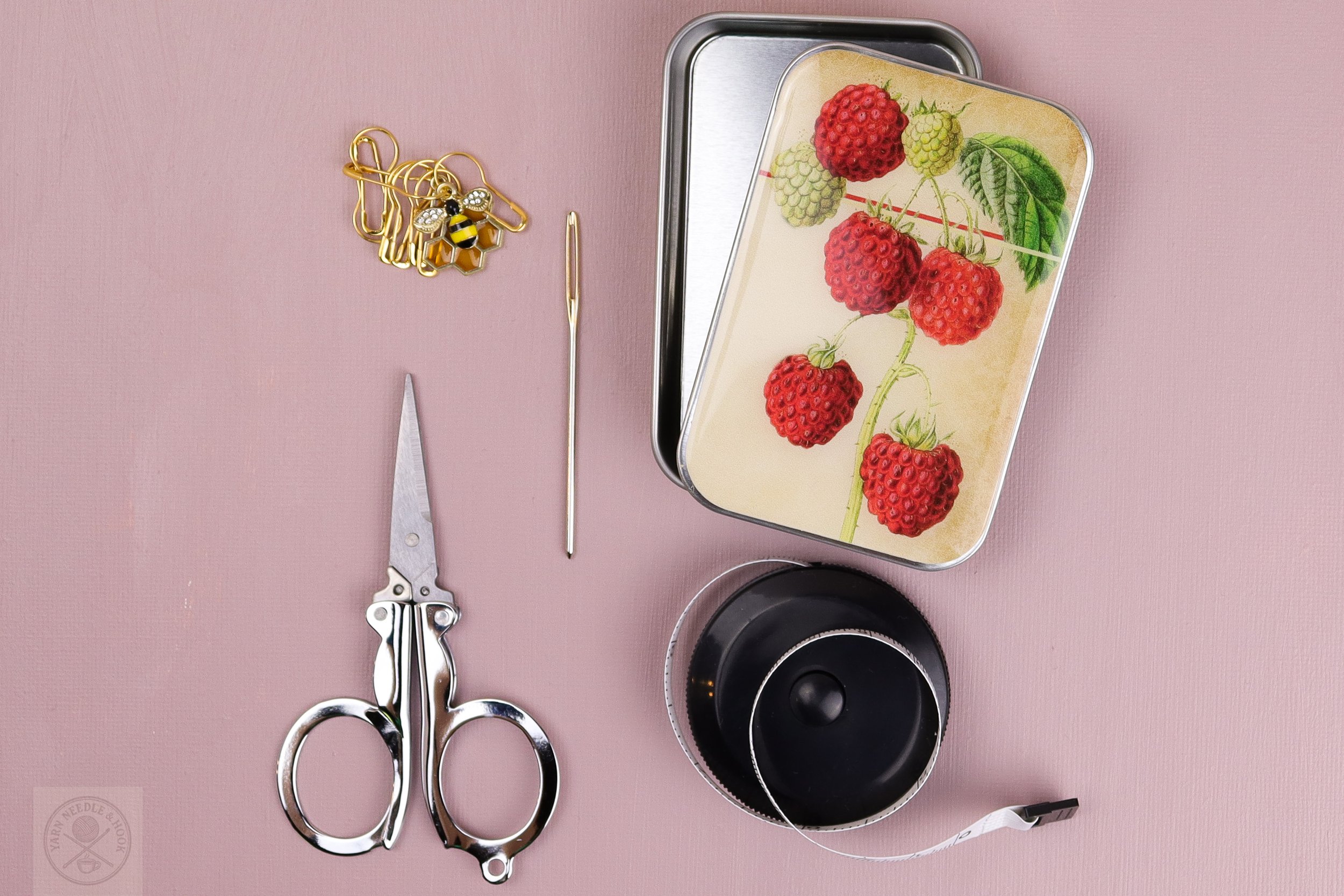 The Little Things – Vintage Notions Tin for Knitting & Crochet